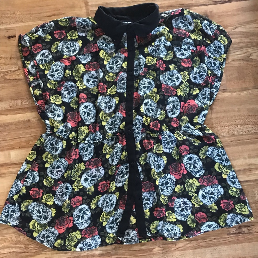 Sheer torrid button down blouse skulls and flowers